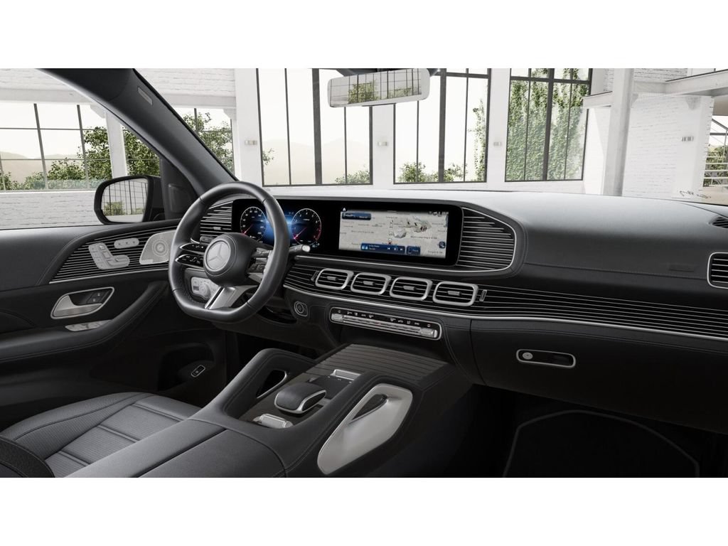 Used 2025 Mercedes-Benz GLS 580 4MATIC image 6