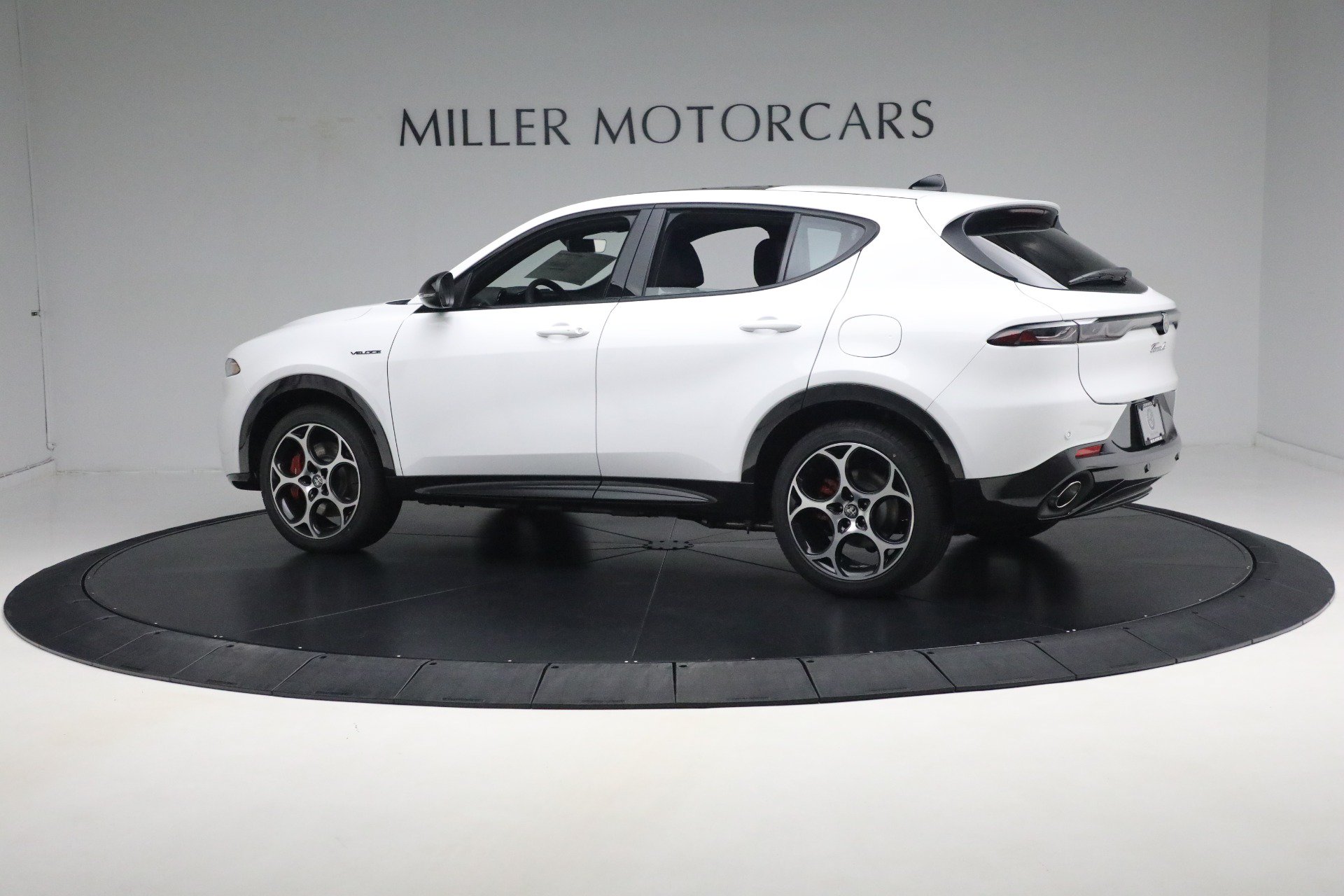 Used 2024 Alfa Romeo Tonale Veloce w/ Premium Interior Package AWD/4WD image 6