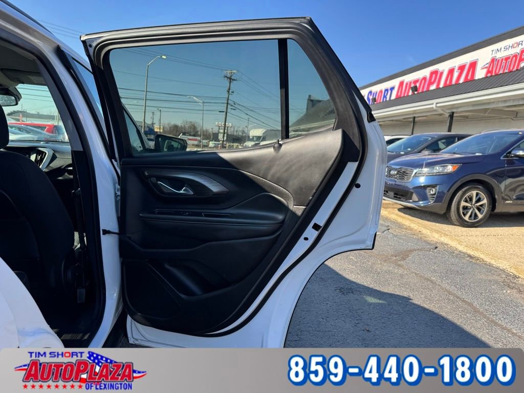 Used 2023 GMC Terrain SLE w/ Driver Convenience Package image 47