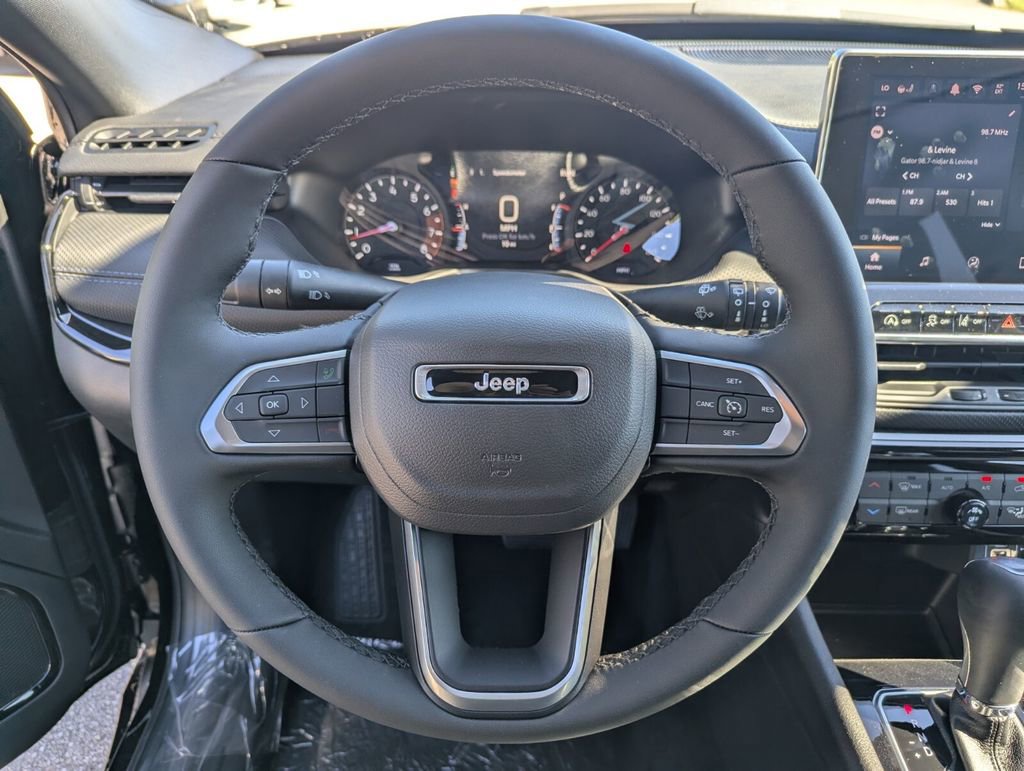 New 2026 Jeep Compass Latitude image 16