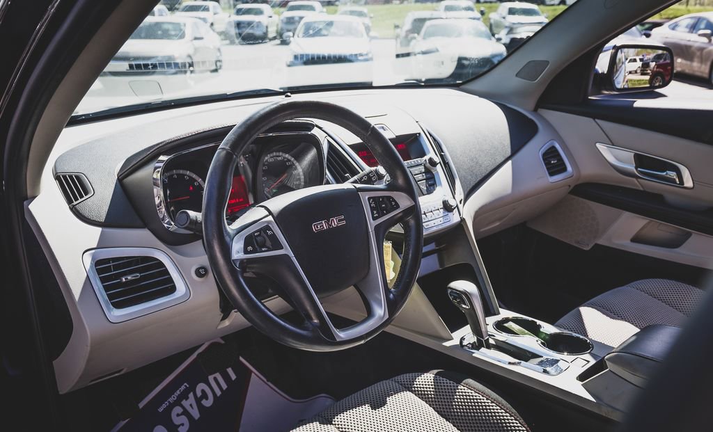 Used 2011 GMC Terrain SLE FWD image 2