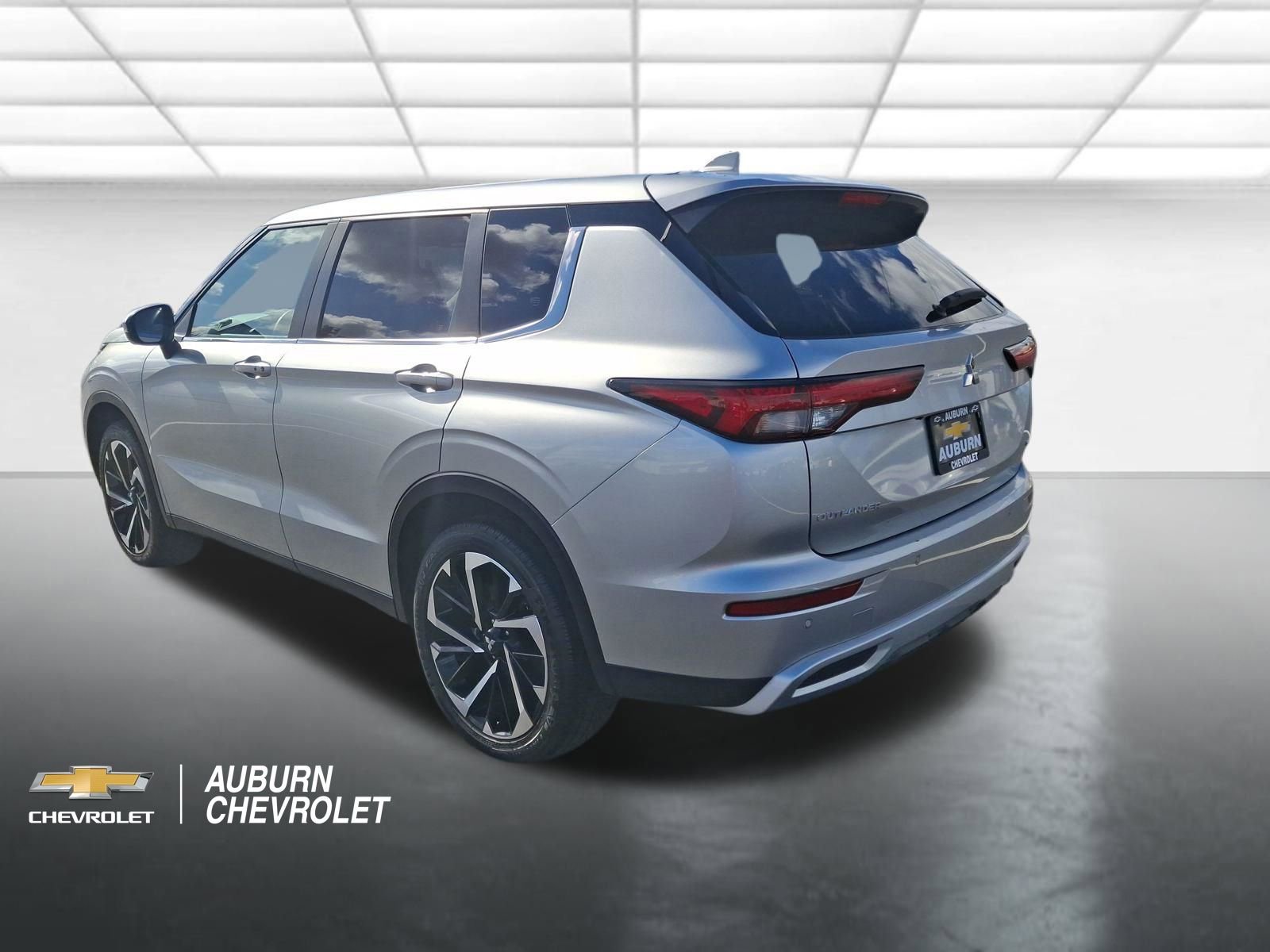 Used 2024 Mitsubishi Outlander SE AWD/4WD image 5