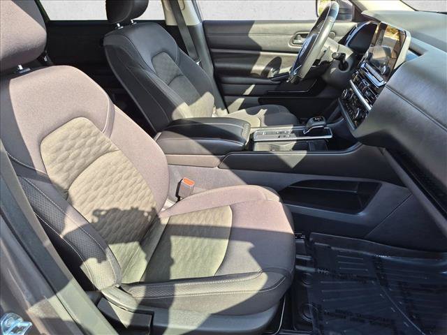 Used 2023 Nissan Pathfinder SV FWD image 22