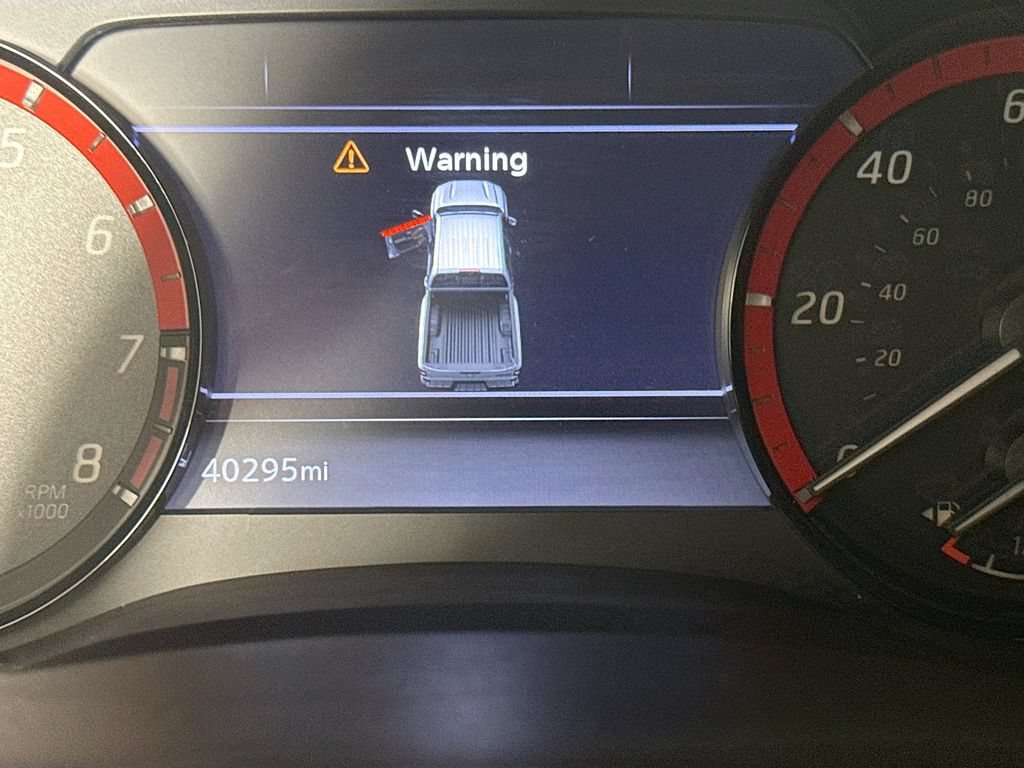 Used 2022 Nissan Frontier PRO-4X AWD/4WD image 14