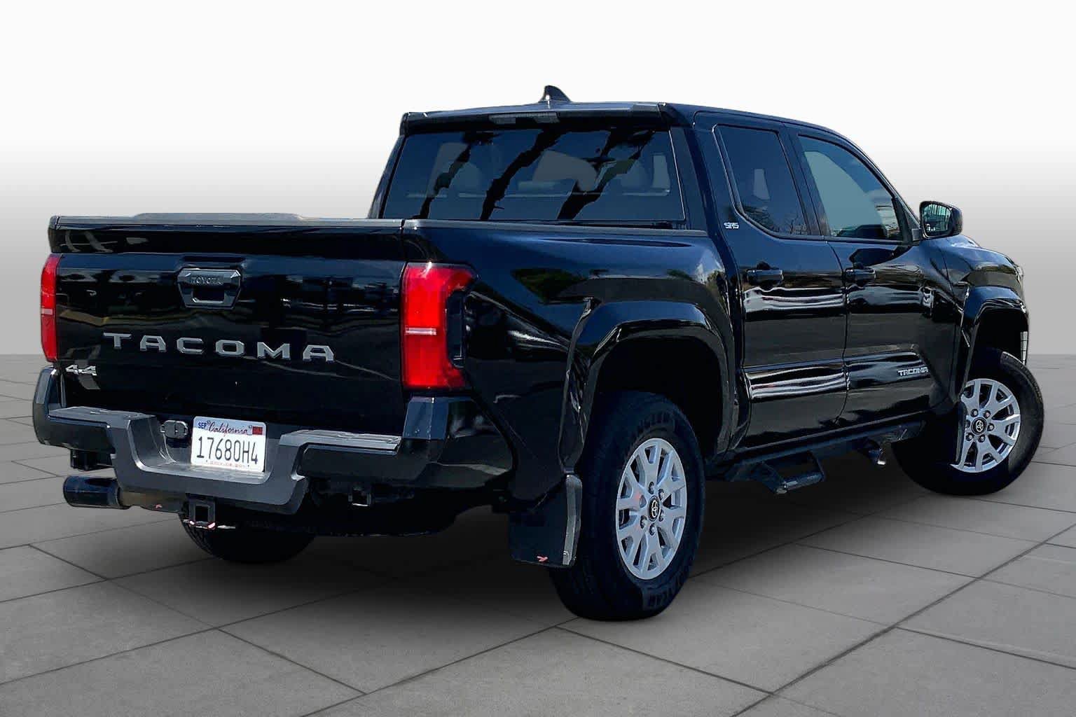 Used 2025 Toyota Tacoma SR5 AWD/4WD image 11