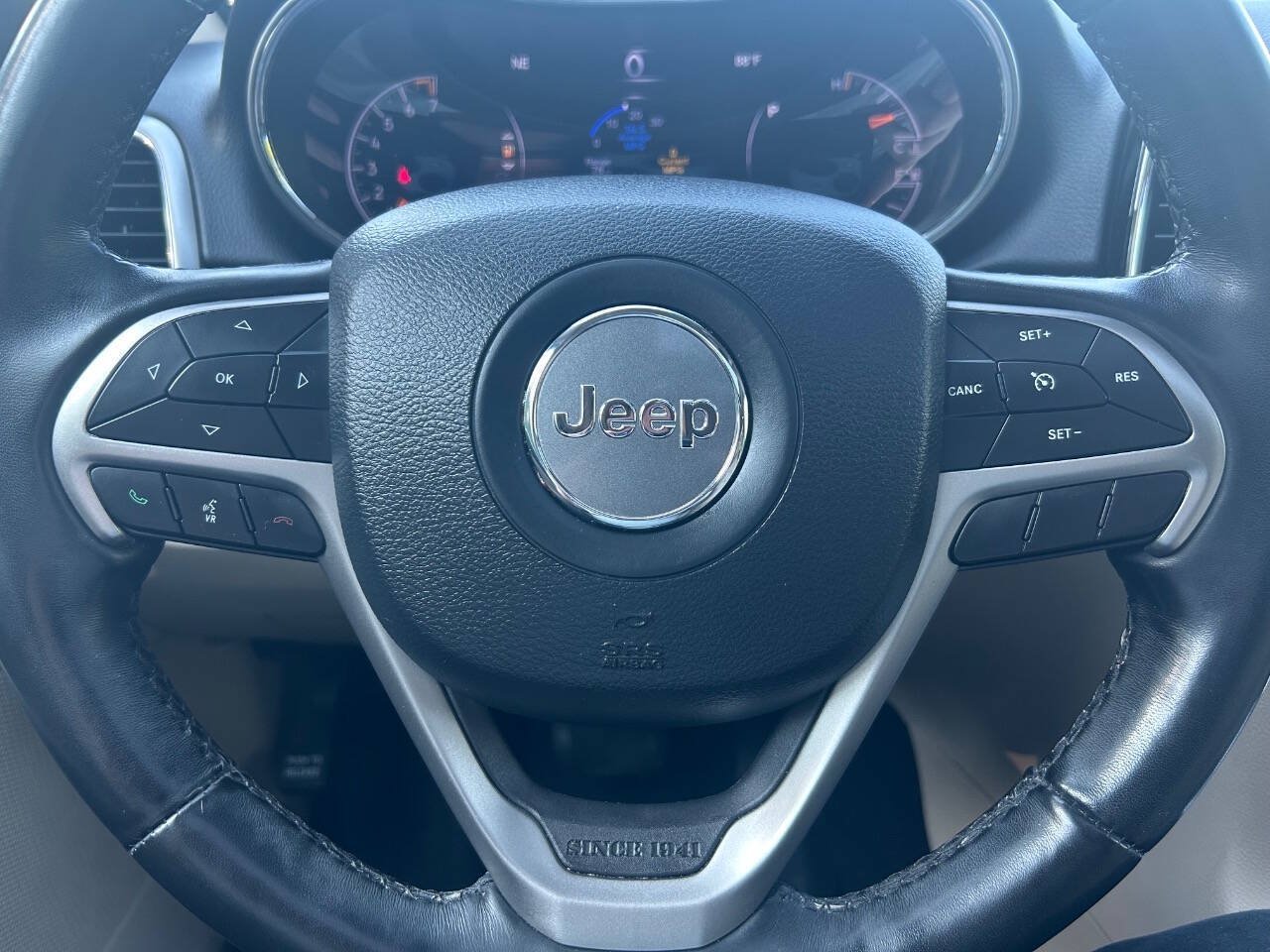 Used 2020 Jeep Grand Cherokee Limited w/ Luxury Group II AWD/4WD image 14