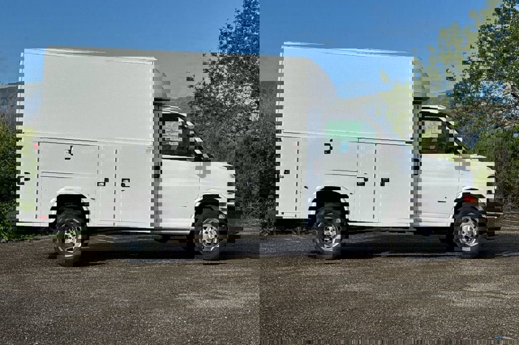 New 2026 Chevrolet Express 3500 w/ Power Convenience Package image 3