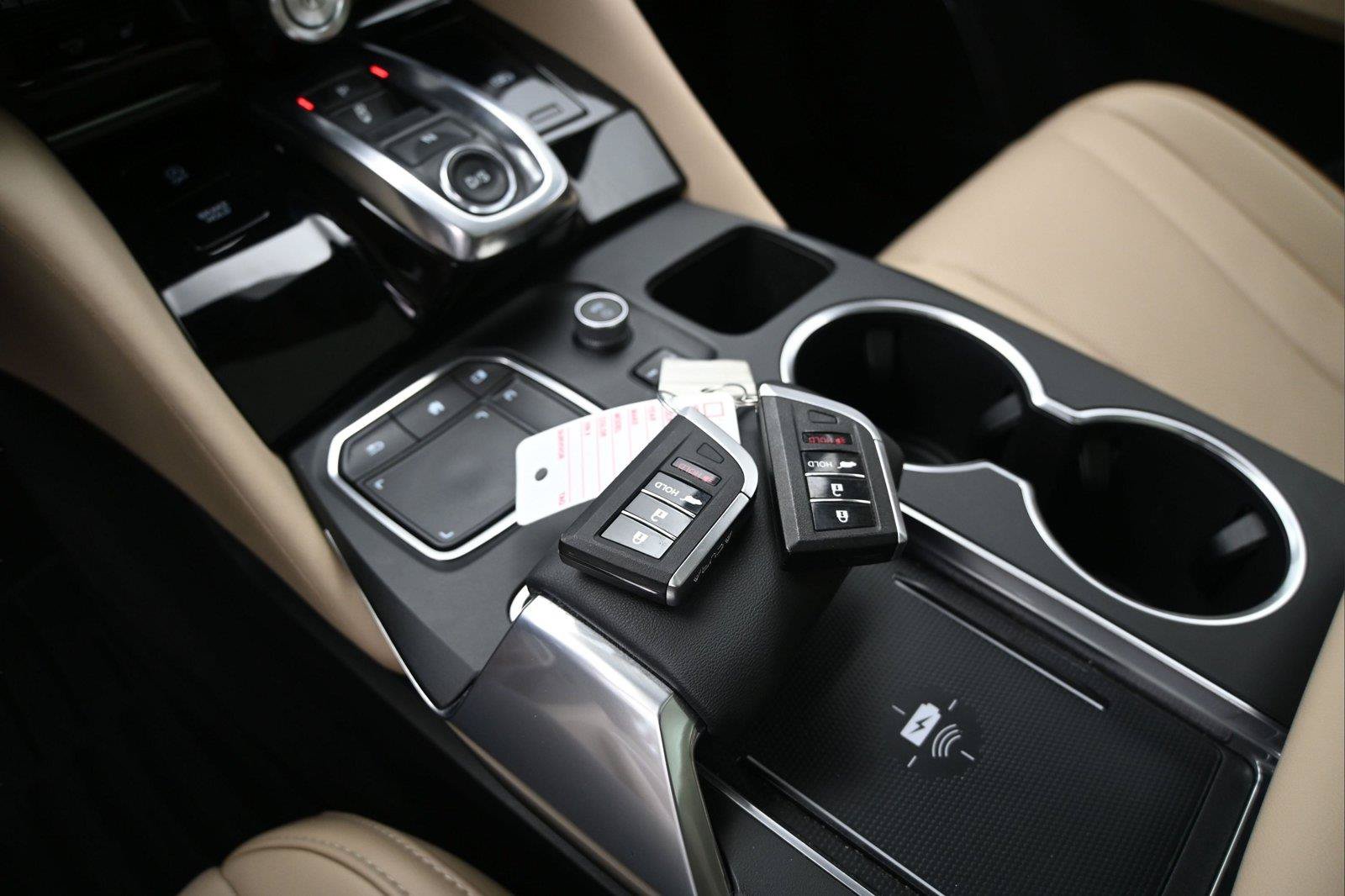Used 2024 Acura MDX SH-AWD w/ Technology Package image 5