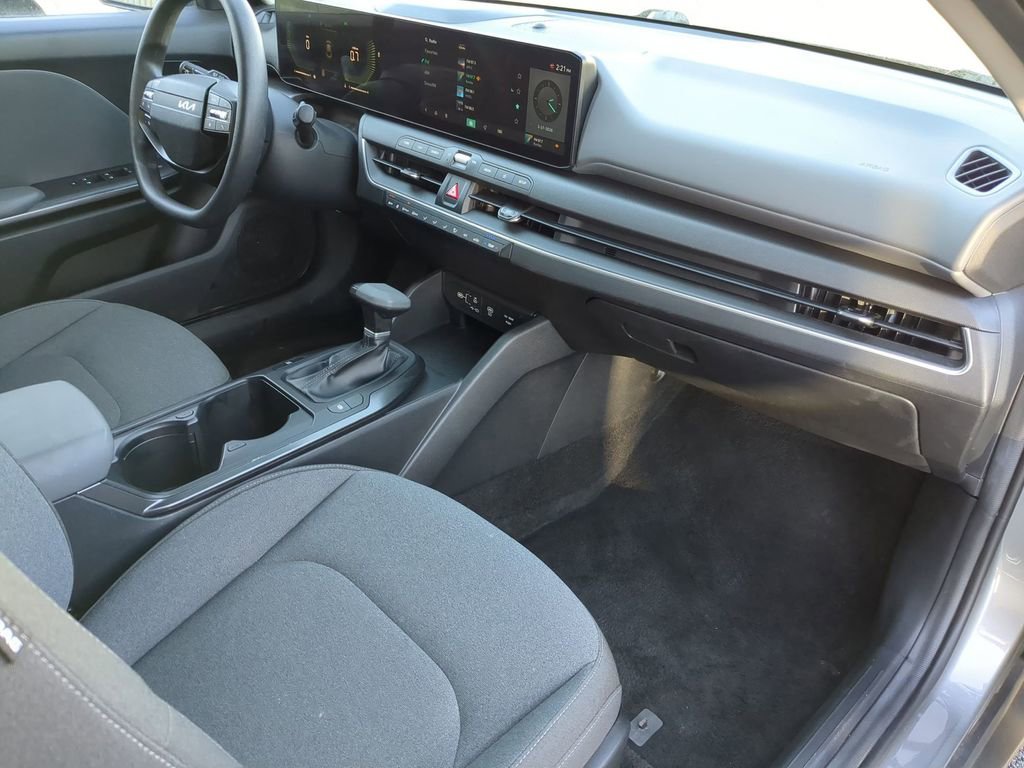 Used 2025 Kia K4 LXS image 30