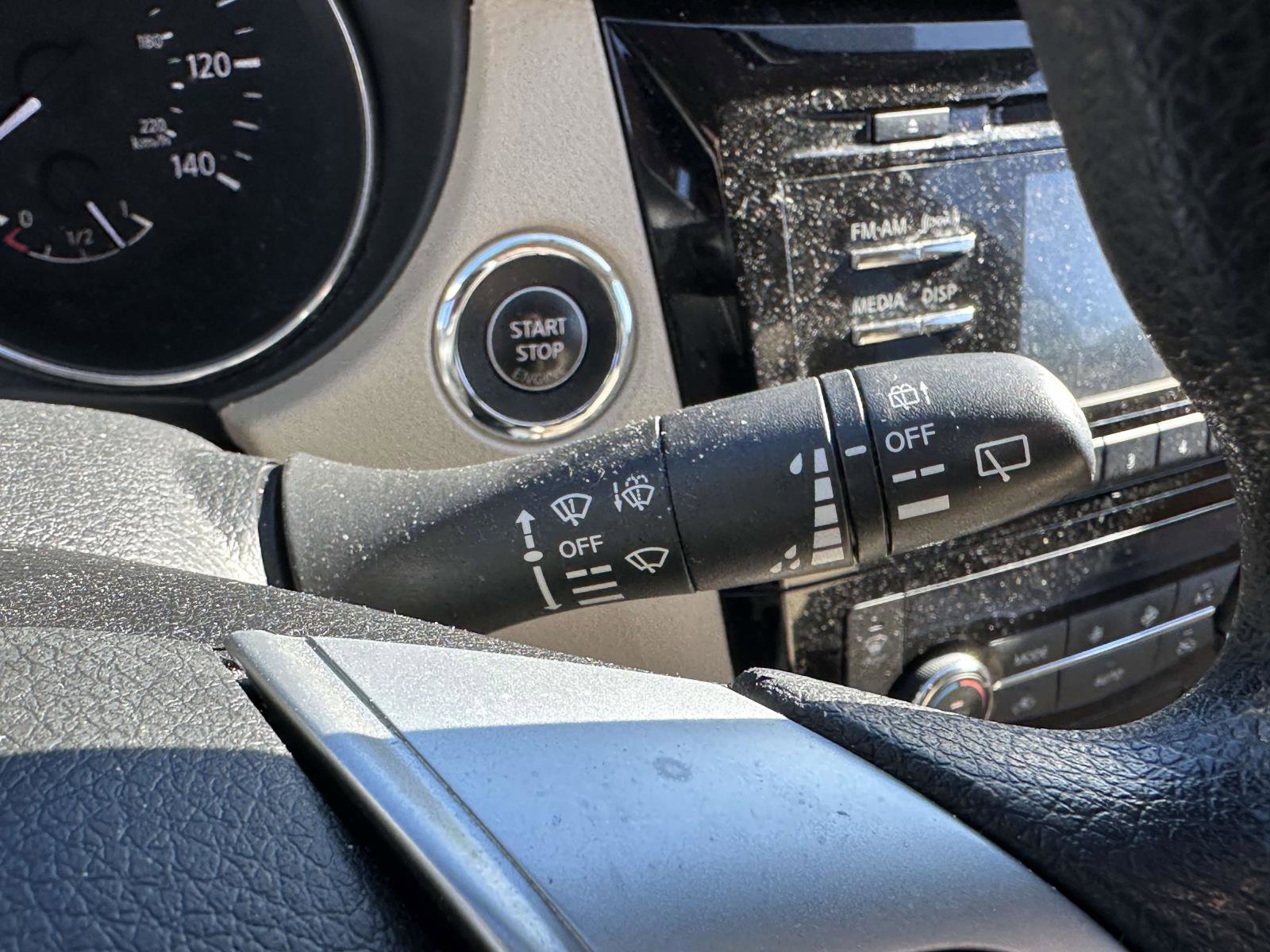 Used 2016 Nissan Rogue SV image 39