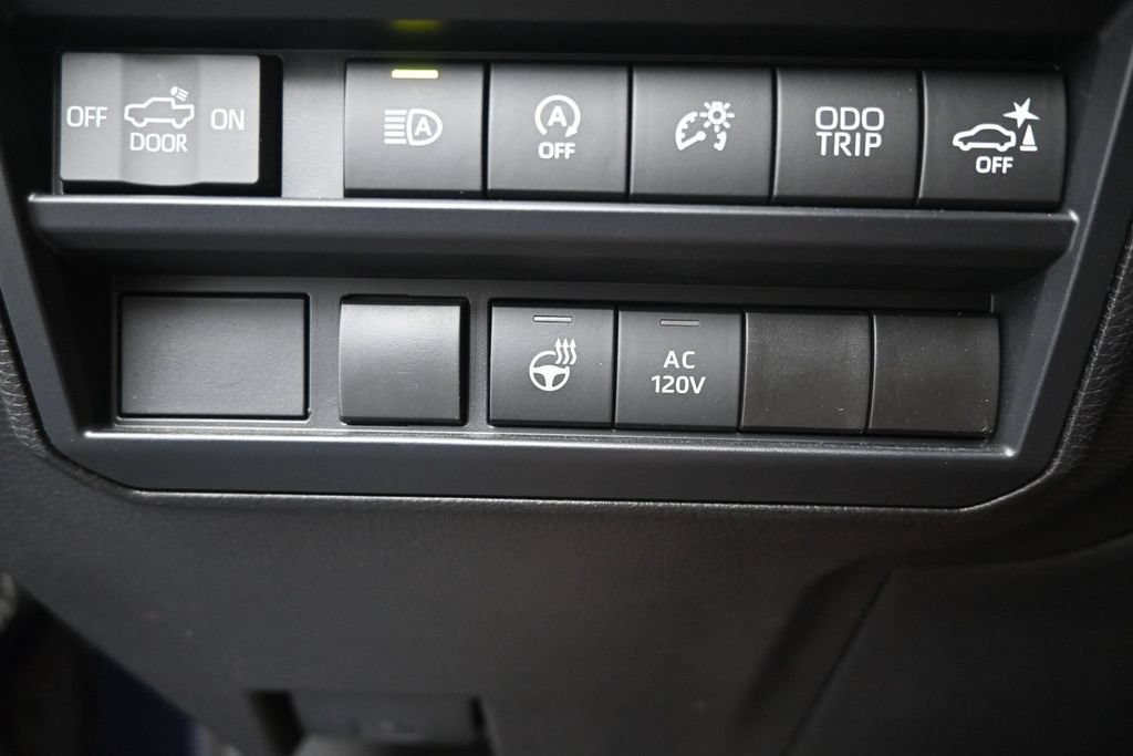 Used 2024 Toyota Tundra Limited AWD/4WD image 40