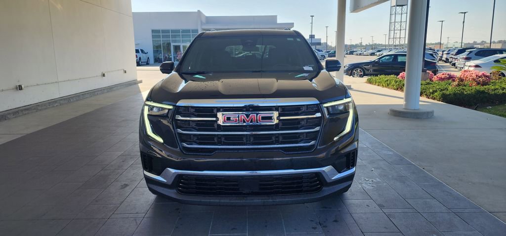 Used 2025 GMC Acadia Elevation image 3