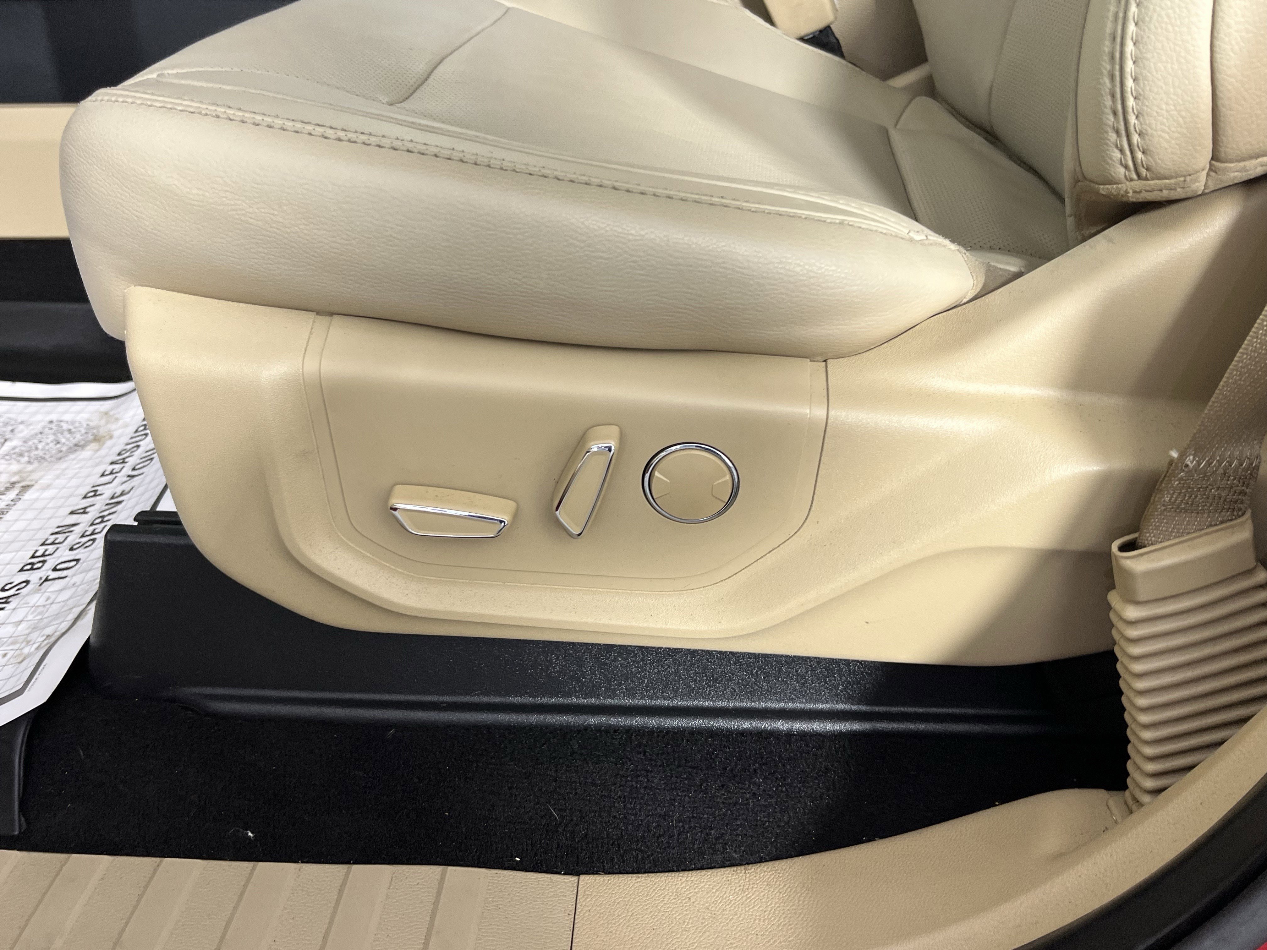 Used 2018 Ford F350 Lariat w/ Chrome Package image 17