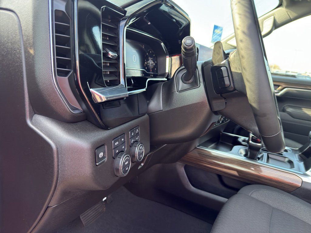Used 2025 Chevrolet Silverado 1500 RST image 16