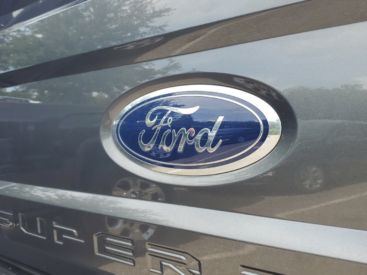 Used 2017 Ford F250 Lariat w/ Lariat Ultimate Package AWD/4WD image 6