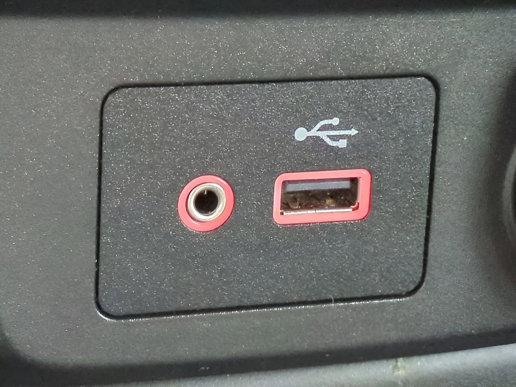 Used 2019 Nissan Rogue SV image 22