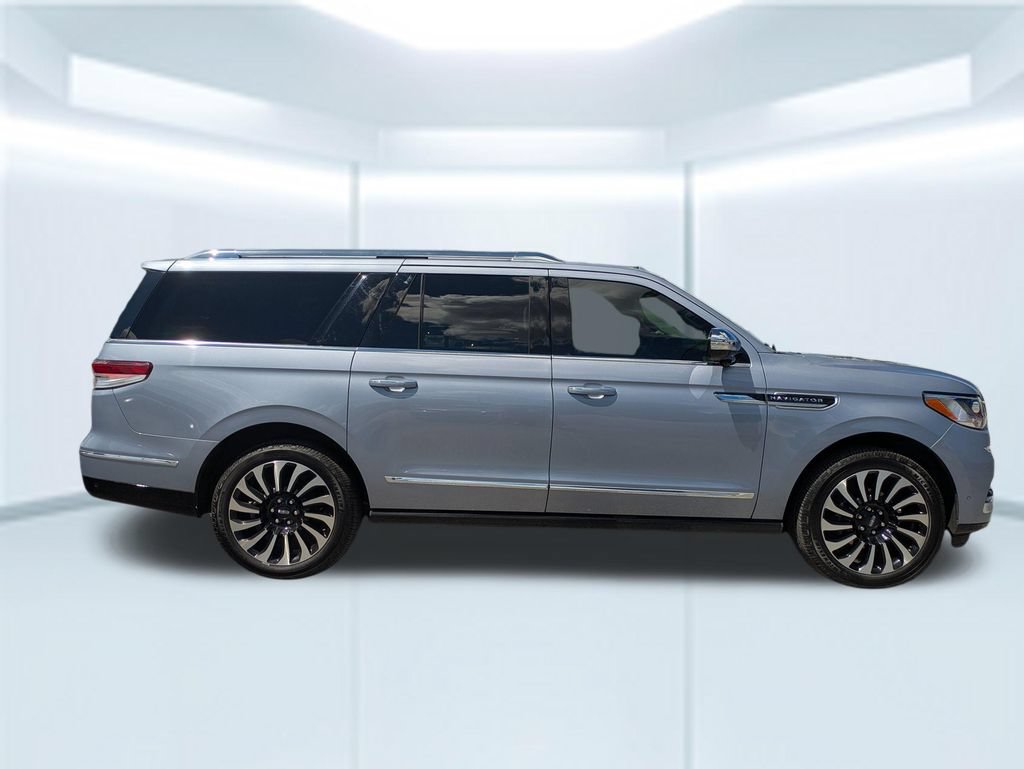 Used 2023 Lincoln Navigator L Black Label AWD/4WD image 6