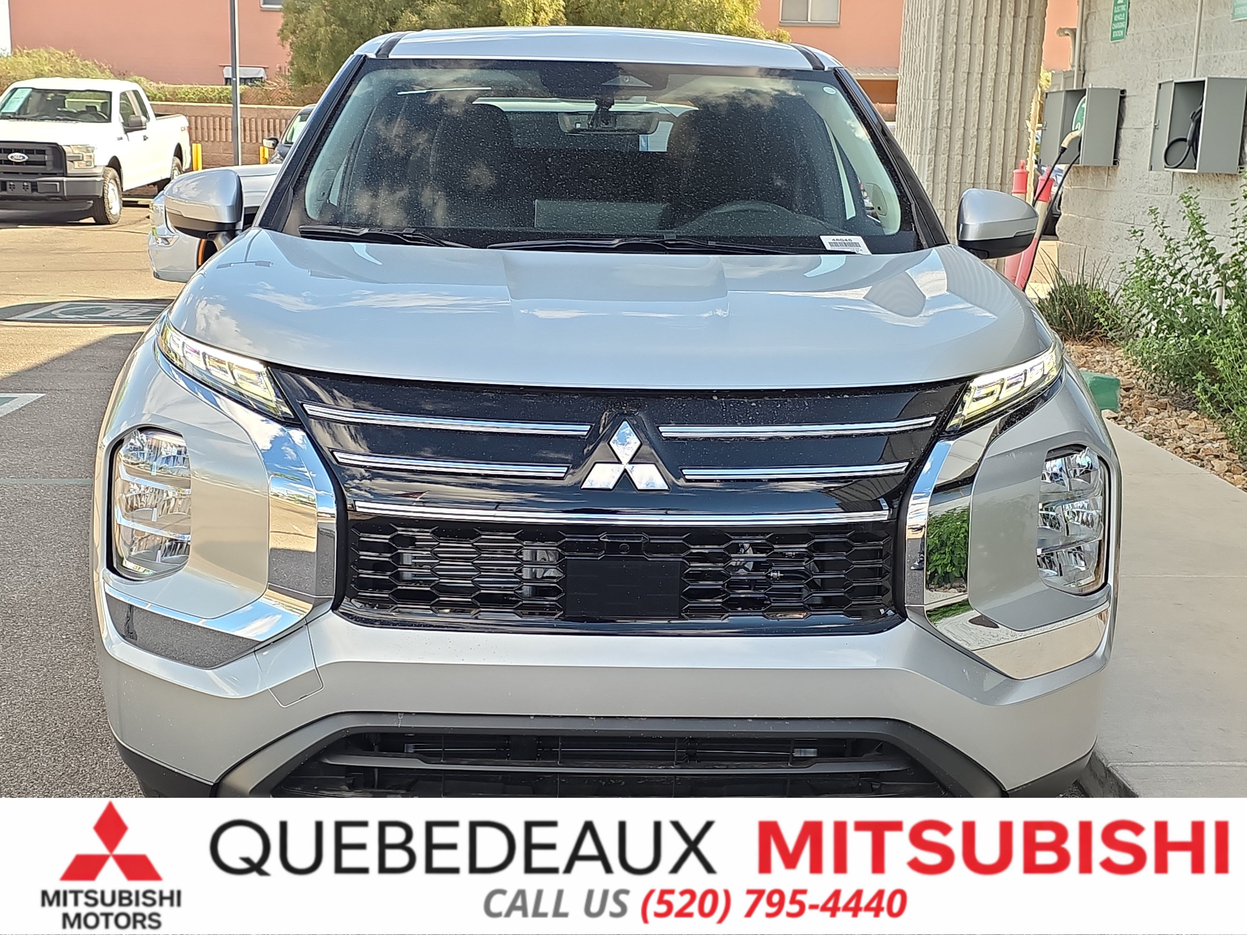 New 2026 Mitsubishi Outlander ES FWD image 2