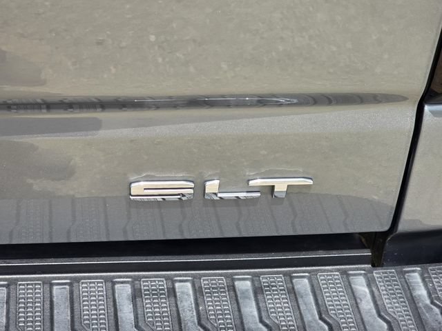 Used 2025 GMC Sierra 1500 SLT AWD/4WD image 9