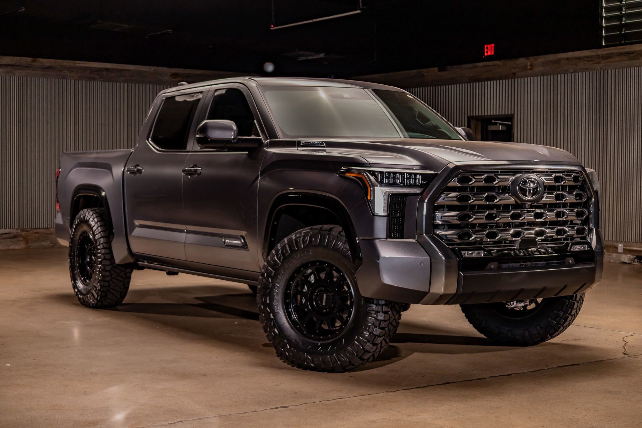 Used 2025 Toyota Tundra Platinum image 1