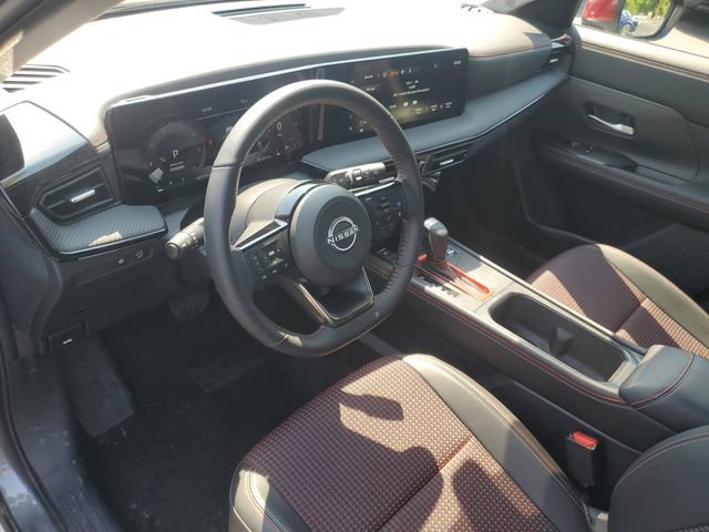 Certified 2025 Nissan Kicks SR FWD image 15