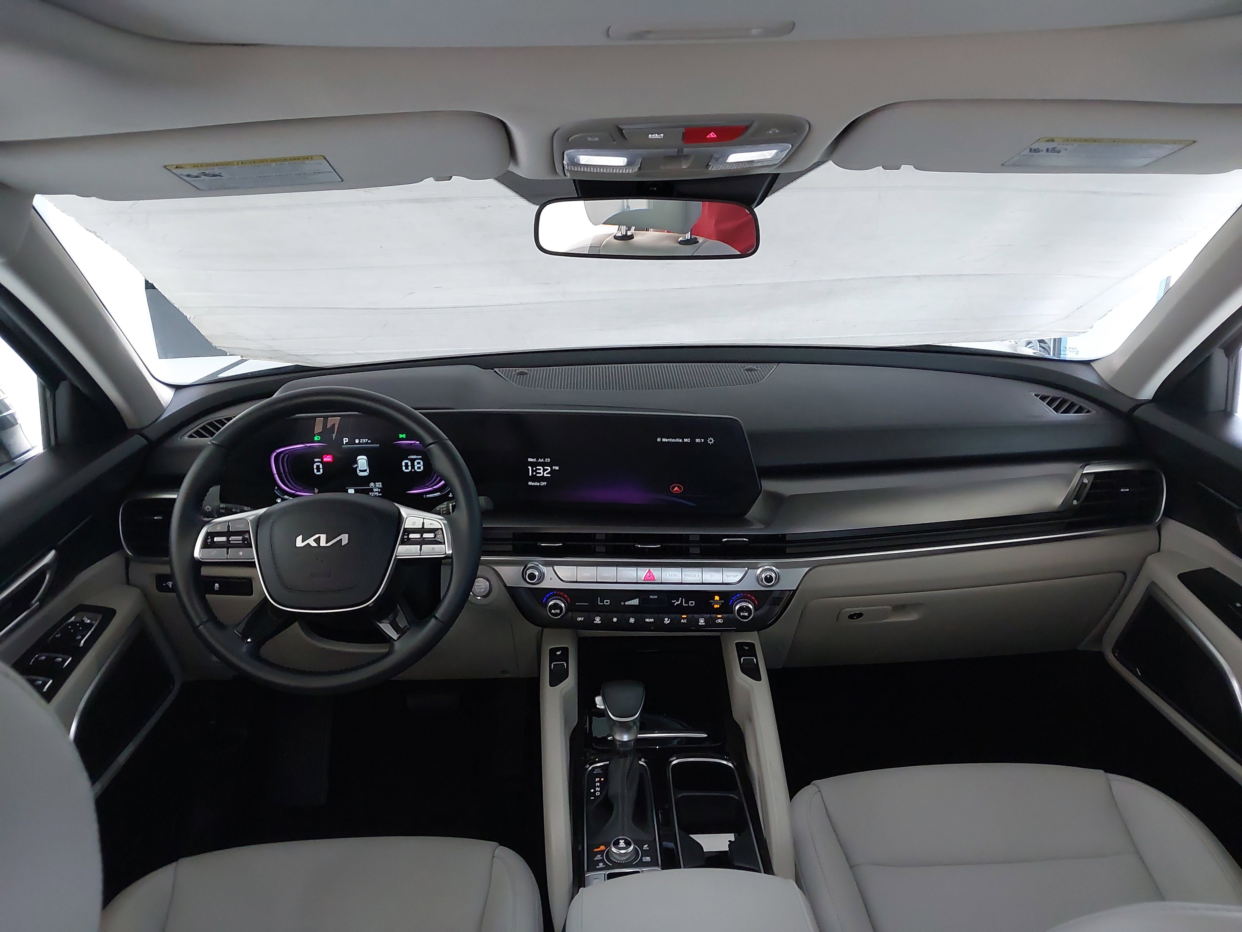 Used 2024 Kia Telluride S w/ S Sunroof Package image 5