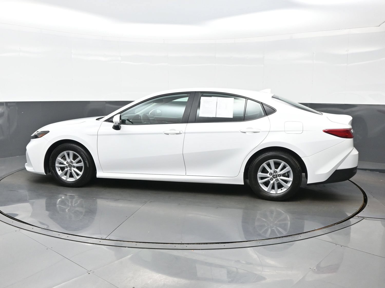 Used 2025 Toyota Camry LE FWD image 3