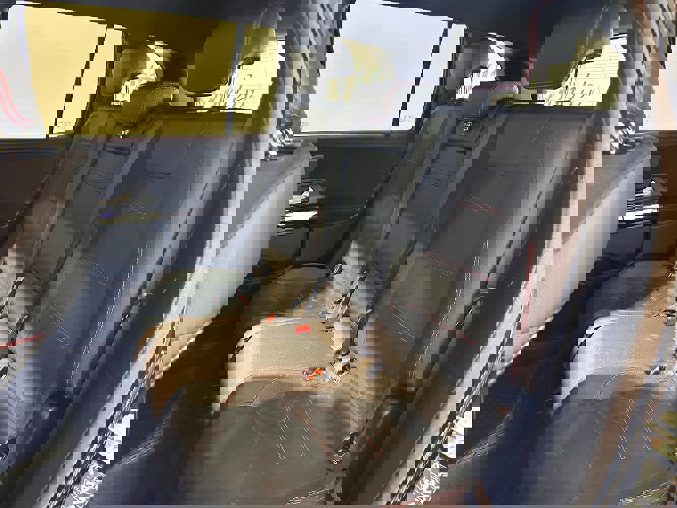 Used 2024 Mercedes-Benz GLB 250 4MATIC image 31