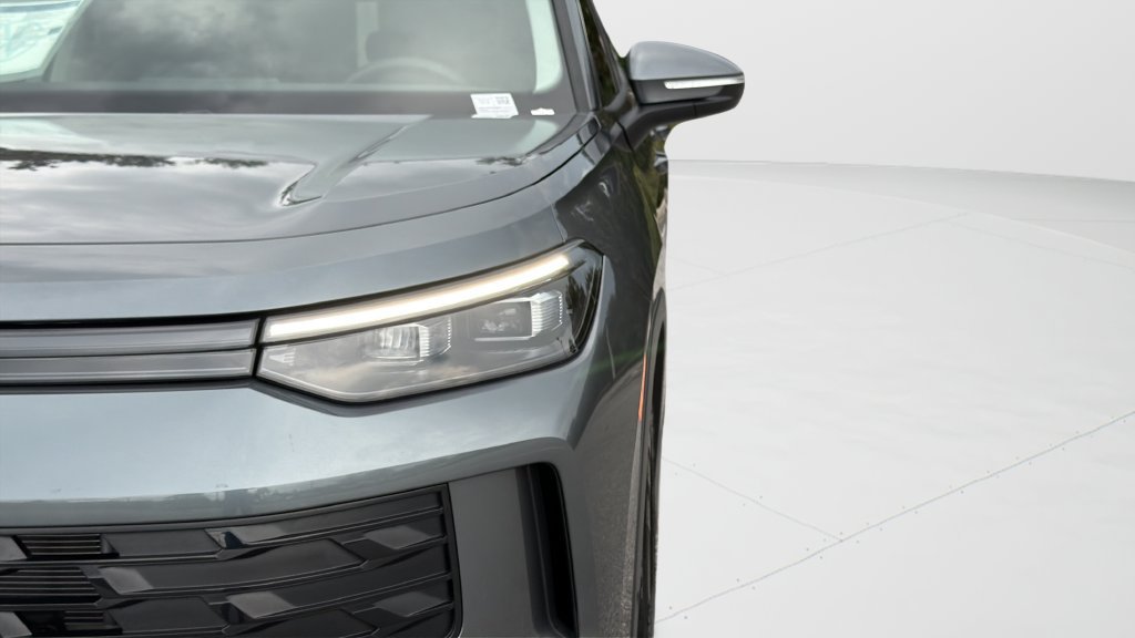 New 2026 Volkswagen Tiguan SE FWD image 36