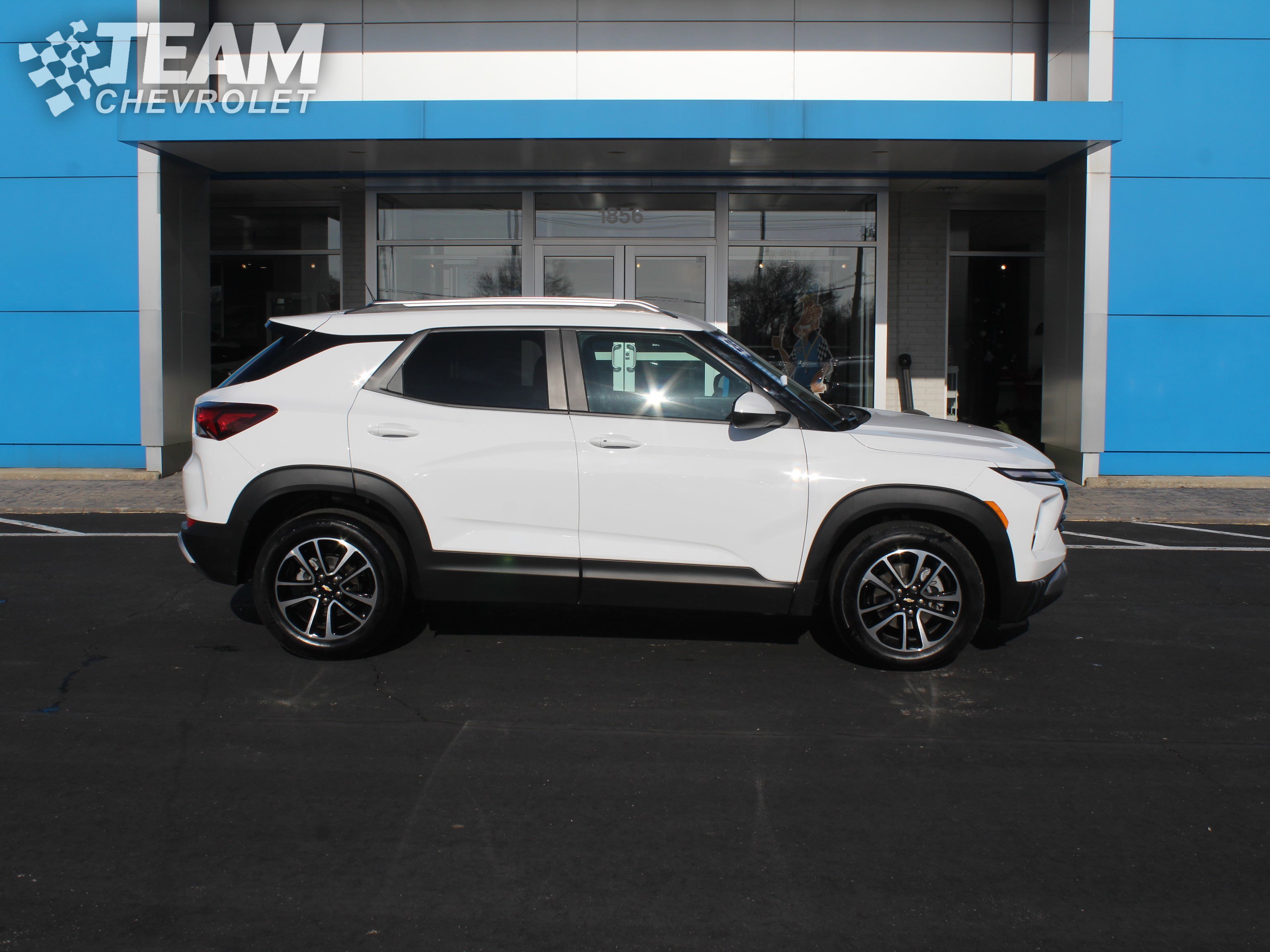 Certified 2025 Chevrolet TrailBlazer LT image 3