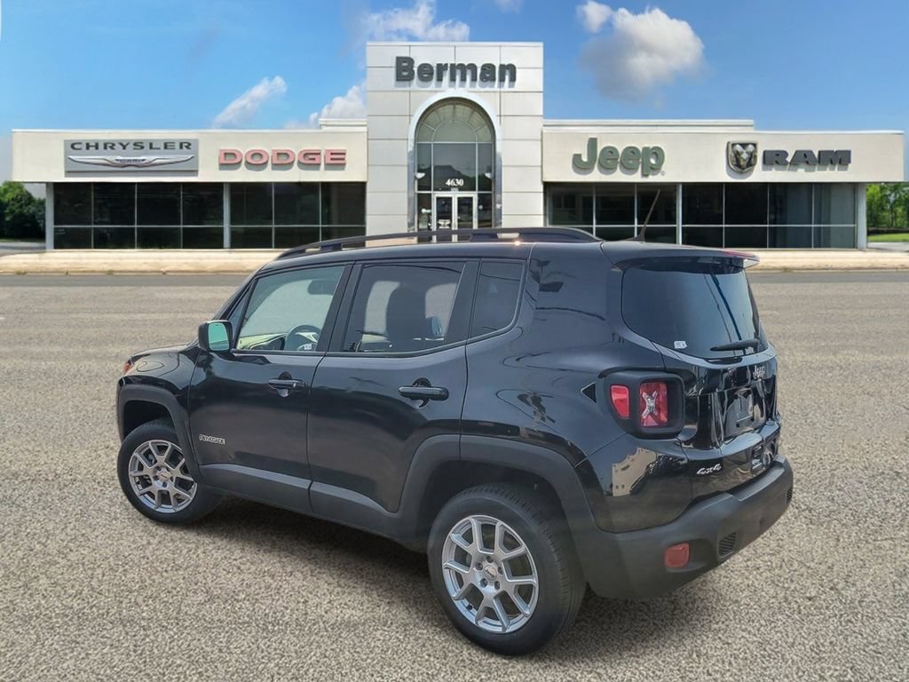 Certified 2022 Jeep Renegade Latitude w/ Sun/Sound Group AWD/4WD image 9