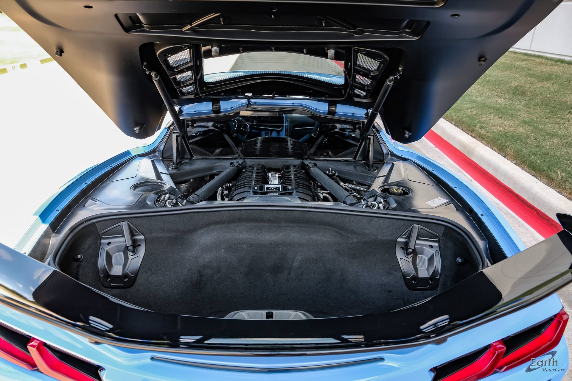 Used 2024 Chevrolet Corvette Z06 w/ Z07 Performance Package RWD image 4
