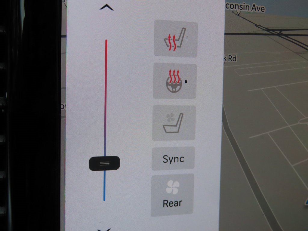 New 2026 Chrysler Pacifica Limited w/ Uconnect Theater Family Group image 11