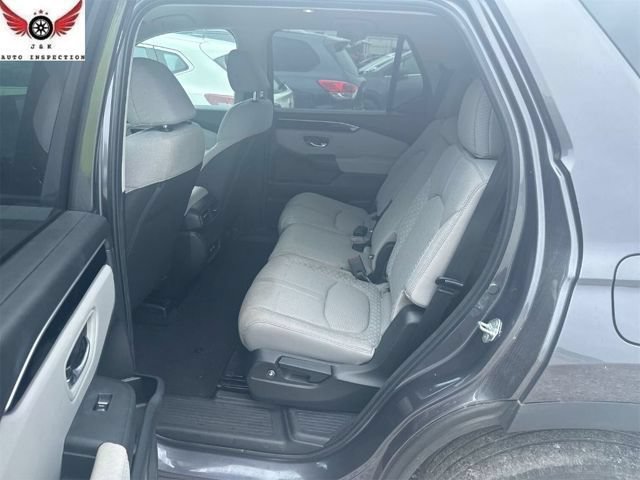 Used 2023 Honda Pilot LX image 4