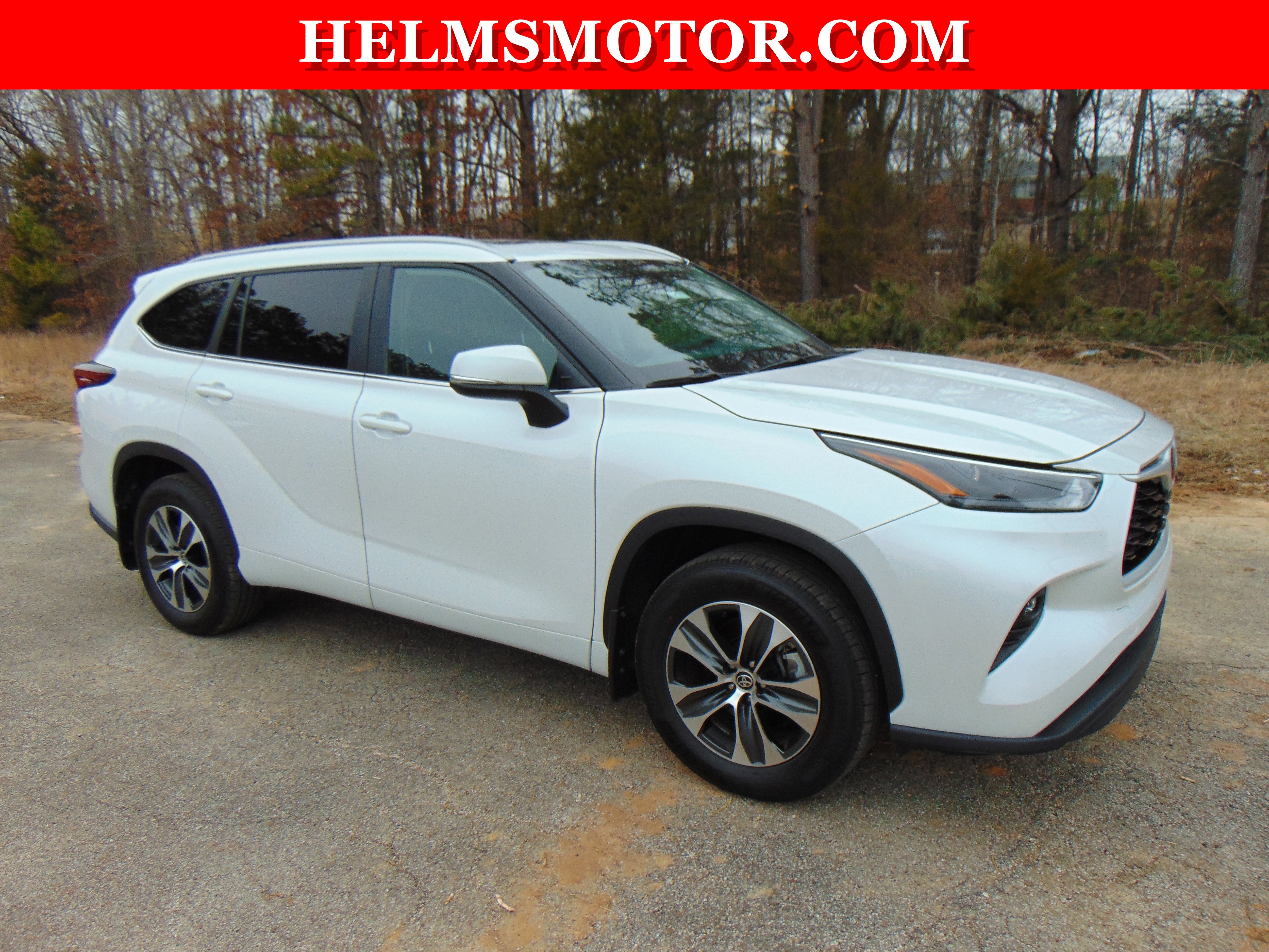 Used 2025 Toyota Highlander XLE image 9
