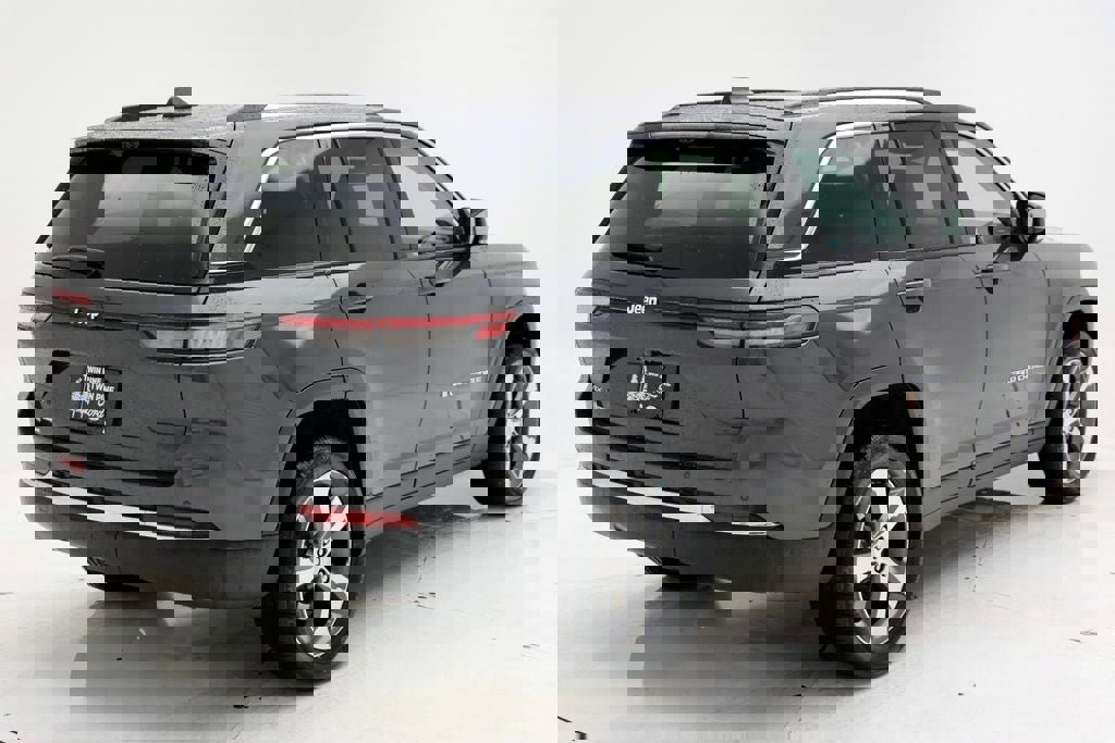 Used 2023 Jeep Grand Cherokee 4xe w/ Luxury Tech Group II image 8