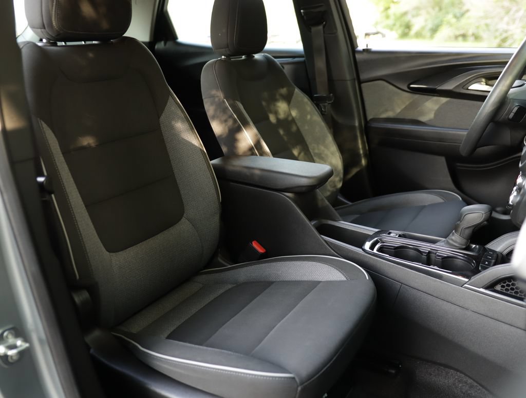Used 2023 Chevrolet TrailBlazer LS FWD image 25