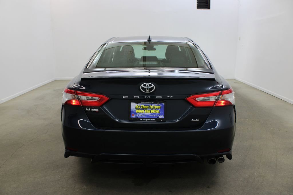 Used 2020 Toyota Camry SE FWD image 4