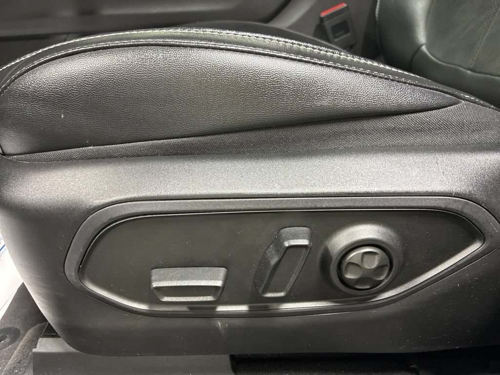 Used 2023 Jeep Grand Cherokee Altitude AWD/4WD image 11
