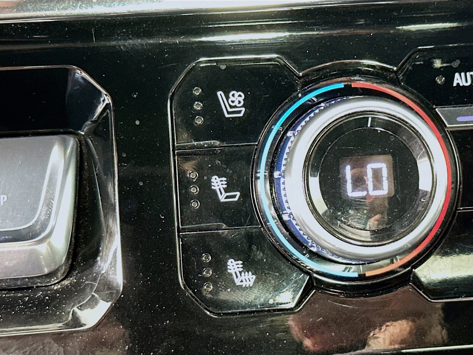 Used 2022 GMC Sierra 1500 AT4 w/ AT4 Preferred Package image 22