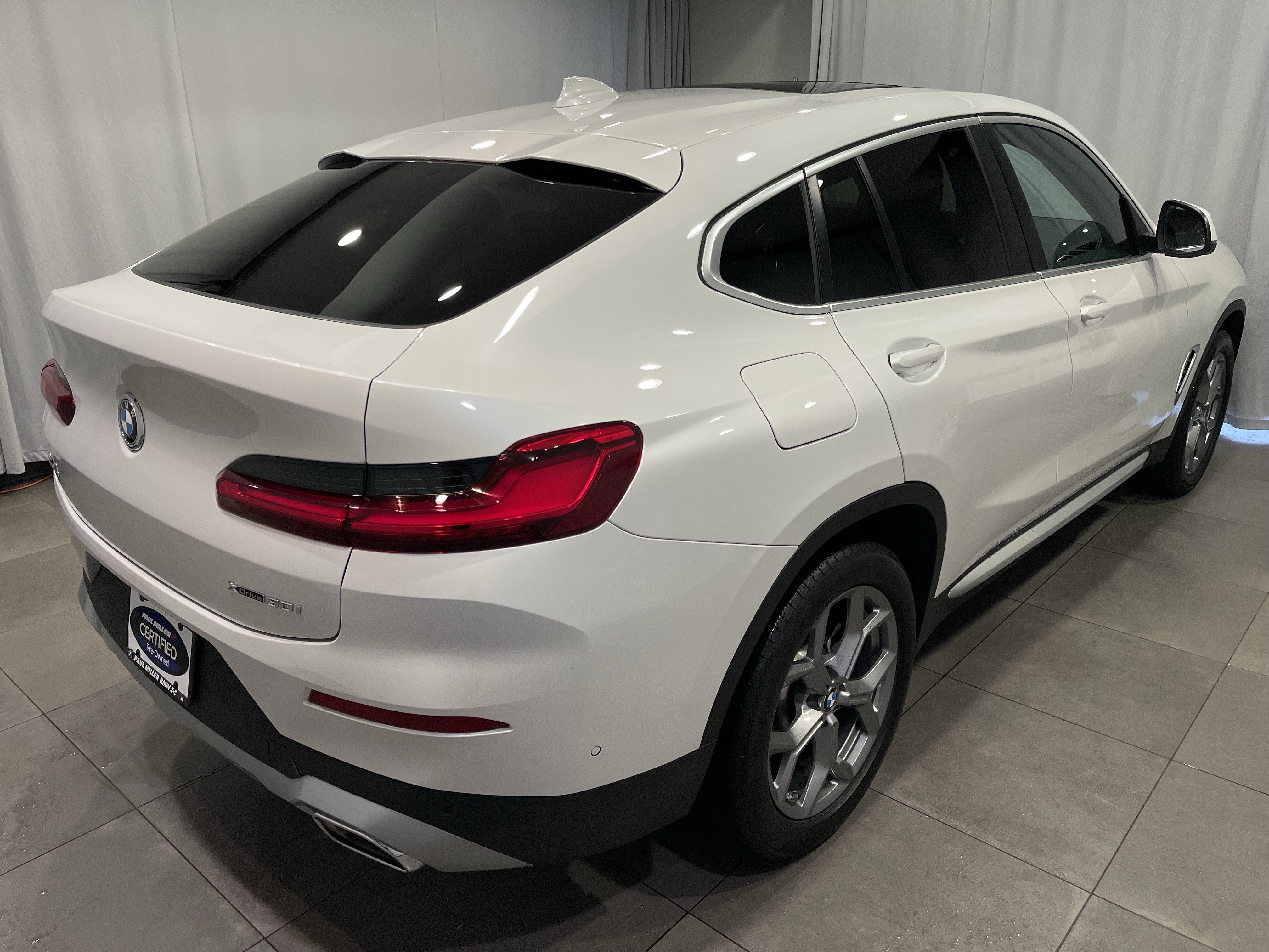 Used 2025 BMW X4 xDrive30i AWD/4WD image 6