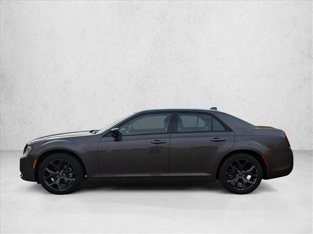 Used 2023 Chrysler 300 Touring w/ Sport Appearance Package image 9