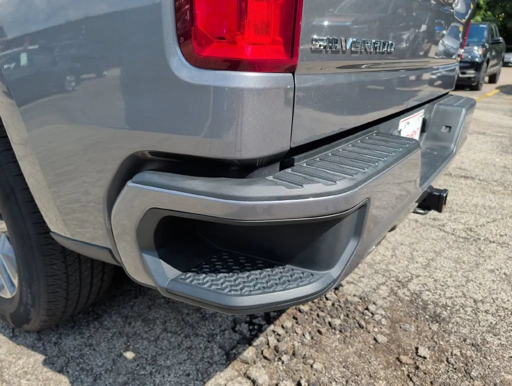 Used 2021 Chevrolet Silverado 1500 RST AWD/4WD image 43