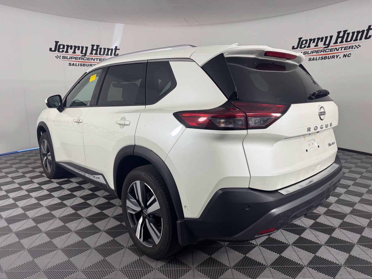 Used 2023 Nissan Rogue SL w/ SL Premium Package AWD/4WD image 9