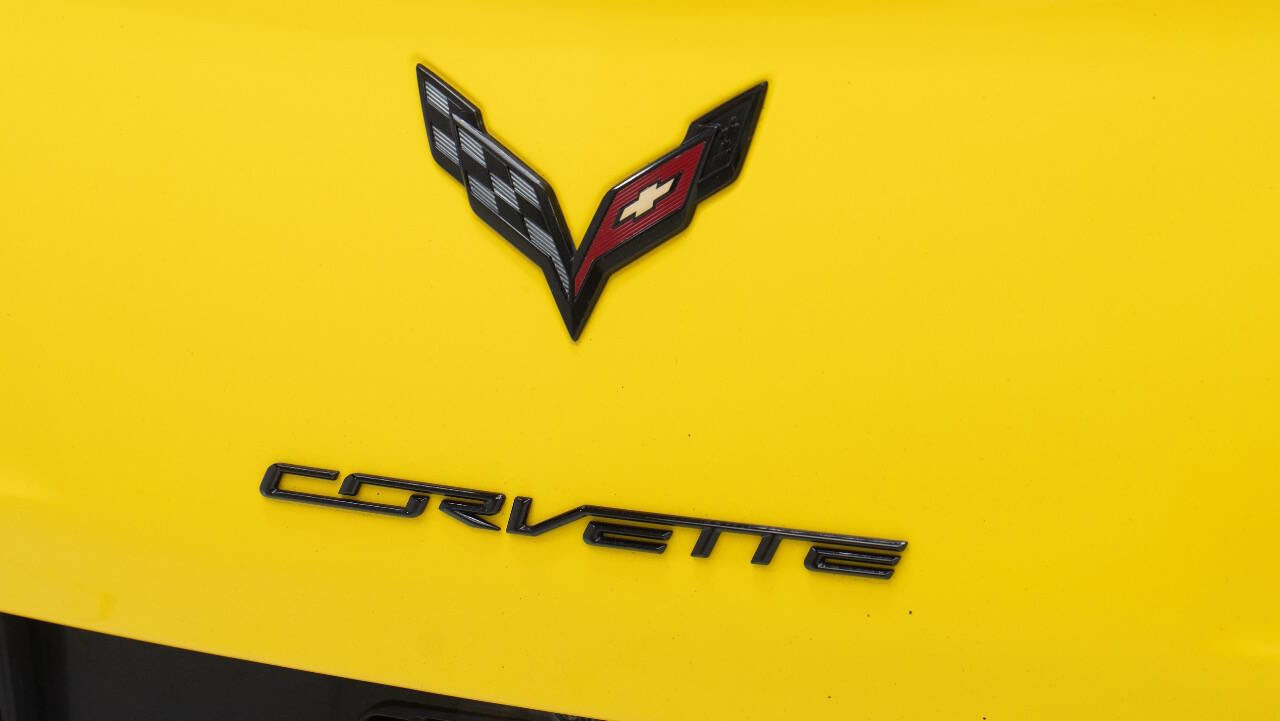 Used 2018 Chevrolet Corvette Z06 RWD image 16