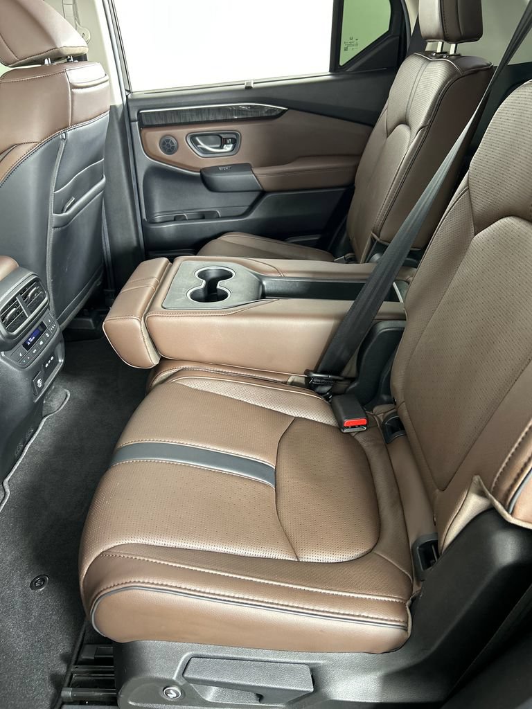 Used 2025 Honda Pilot Elite image 16