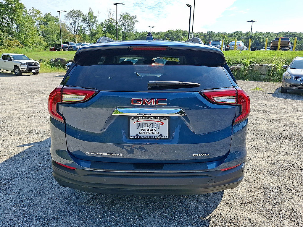 Used 2024 GMC Terrain SLE w/ Driver Convenience Package AWD/4WD image 23