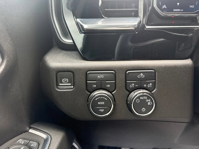 Used 2024 Chevrolet Silverado 1500 LT AWD/4WD image 19