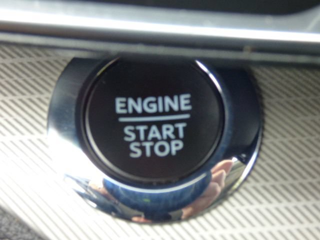 Used 2024 Ford Explorer XLT w/ Equipment Group 202A RWD image 31