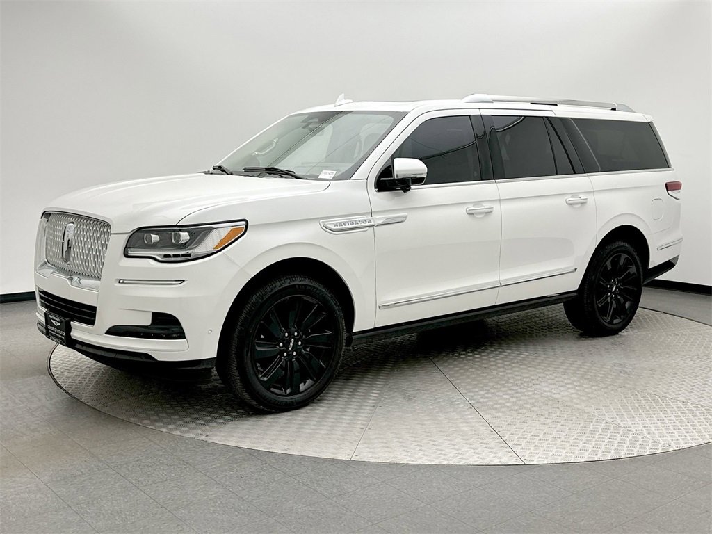 Used 2024 Lincoln Navigator L Reserve image 1